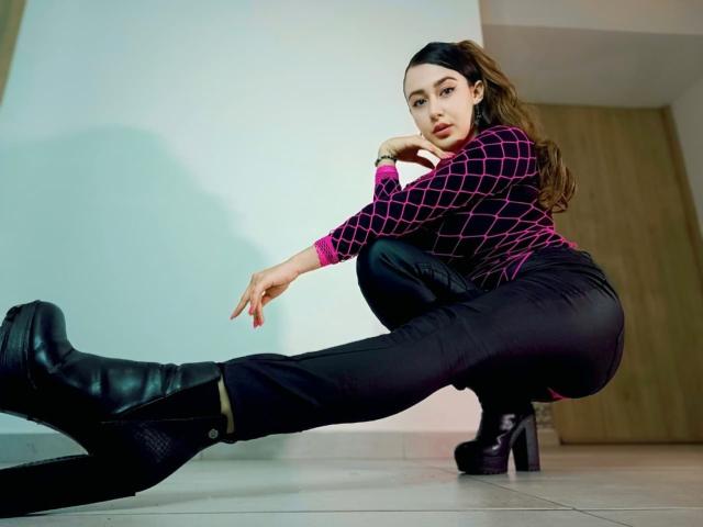 MabyLegrand - Live porn &amp; sex cam - 27823052