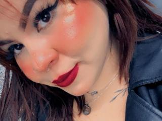 LoveQuinny - Live sex cam - 27823640