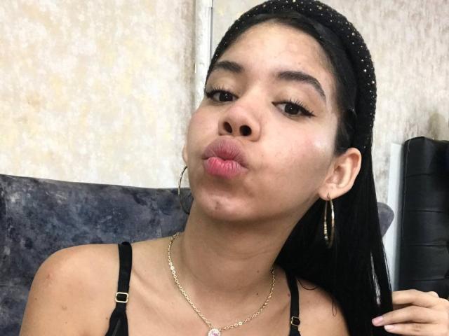 EmaGarces - Live porn &amp; sex cam - 27823823