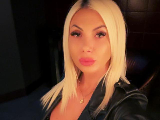 RubyDivine - Live sex cam - 27829877