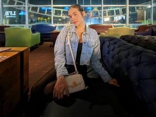 EmmaRiveraa - Live sex cam - 27832679