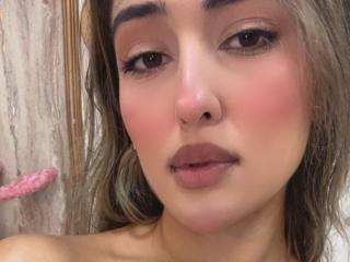 MaeCollins - Live sexe cam - 27834911