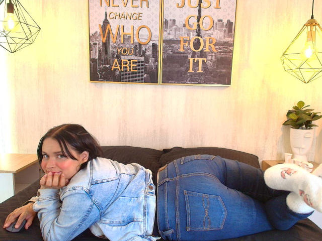 Blueeskyy - פורנו בשידור חי ומצלמת סקס - 27835208