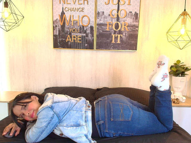 Blueeskyy - Live sex cam - 27835217