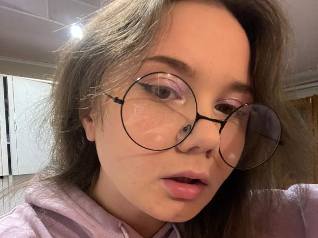 CuteKris - Live sexe cam - 27836699