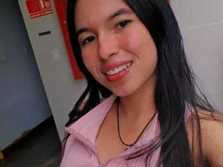 JuliaLanne - Live Sex Cam - 27837227