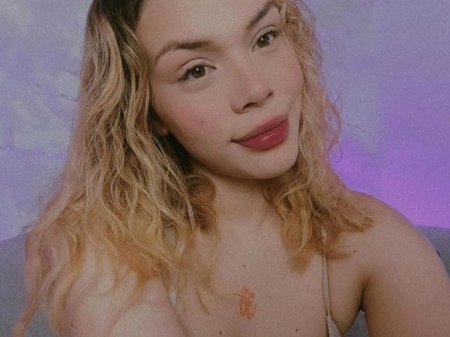 EmmaRiveraa - Live sexe cam - 27843638