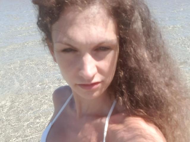 Cute-curly-hot - ライブポルノ&amp;セックスカム - 27846884