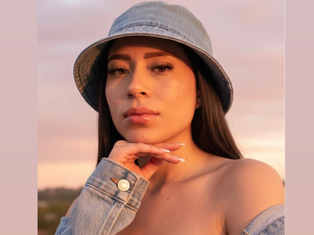 MadissonBlue - Live Sex Cam - 27847904