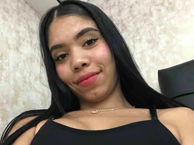 EmaGarces - сексуальная веб-камера в реальном времени - 27857045