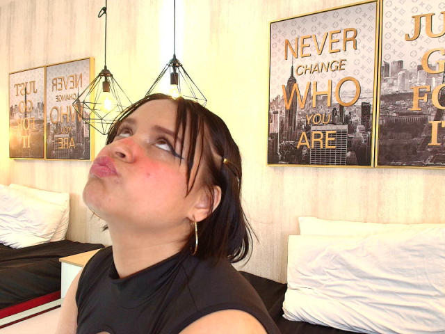 Blueeskyy - Élő pornó és szexkamera - 27857078