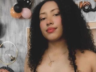 KarinaLovey - Live Sex Cam - 27859118