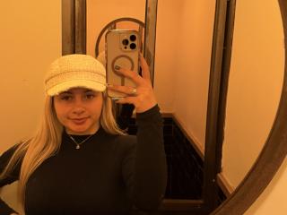 AtheneaRossi - Live porn &amp; sex cam - 27864419