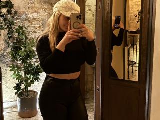 AtheneaRossi - Sexe cam en vivo - 27864437