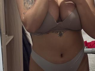 AtheneaRossi - Live porn &amp; sex cam - 27864512