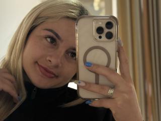 AtheneaRossi - Live porn &amp; sex cam - 27864545