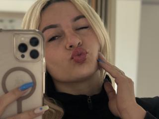 AtheneaRossi - Live porn &amp; sex cam - 27864551