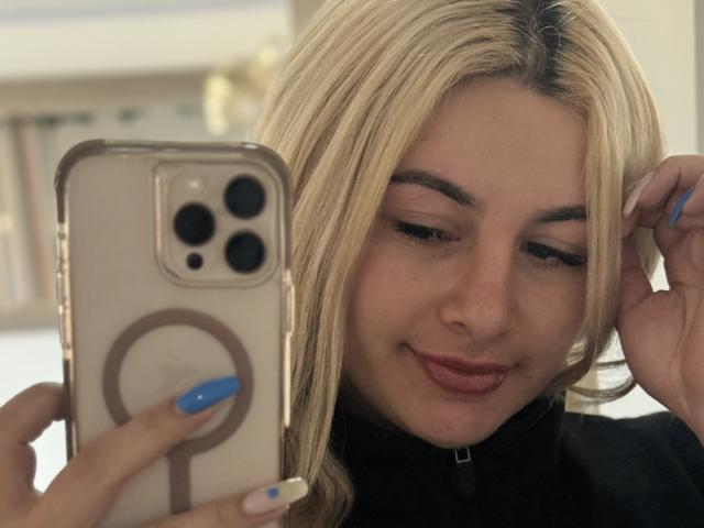 AtheneaRossi - Live porno og sexkamera - 27864557