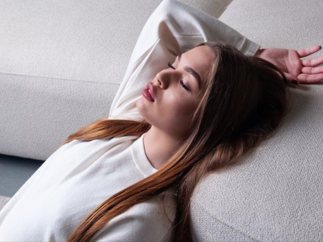 LaraPika - Élő pornó és szexkamera - 27864863