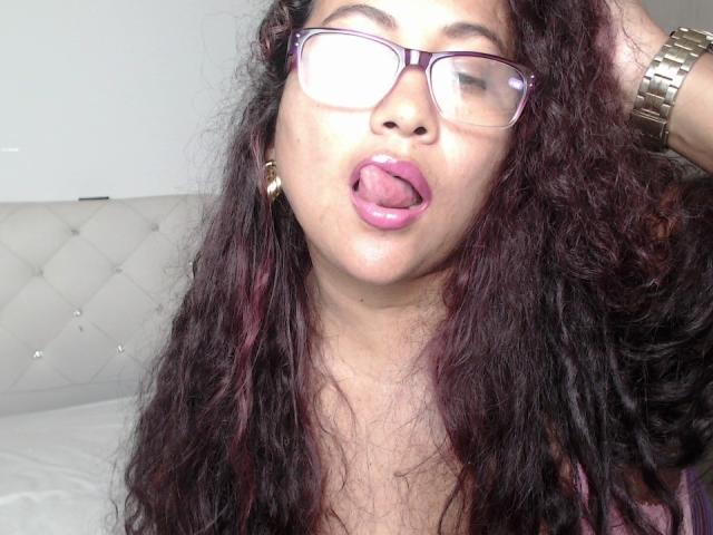 YiyaHot69 - ライブポルノ&amp;セックスカム - 27866711