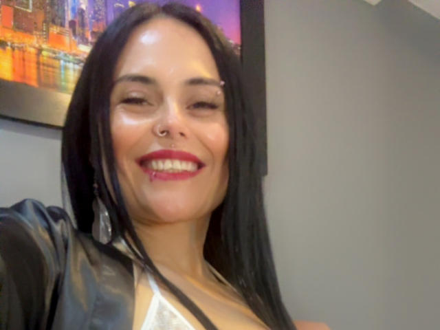 CharlotteCrofort - Live sex cam - 27869870