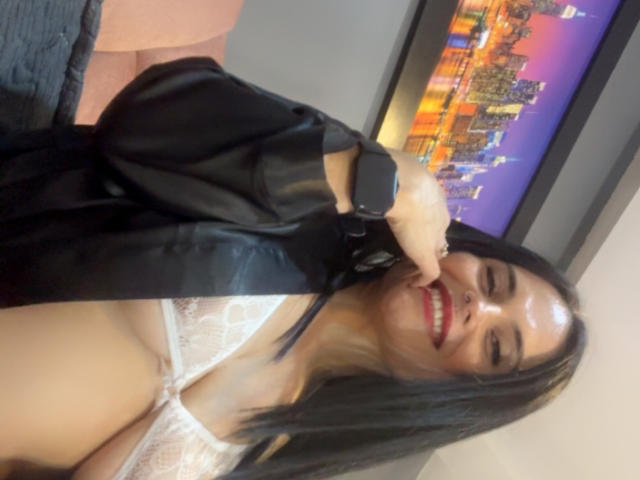 CharlotteCrofort - Live porn &amp; sex cam - 27869882