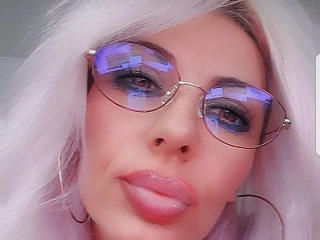 MissLaraHoney - Live porn &amp; sex cam - 27872378