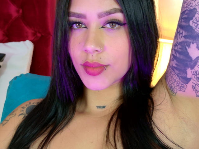 AgathaVelez69 - Élő pornó és szexkamera - 27878168