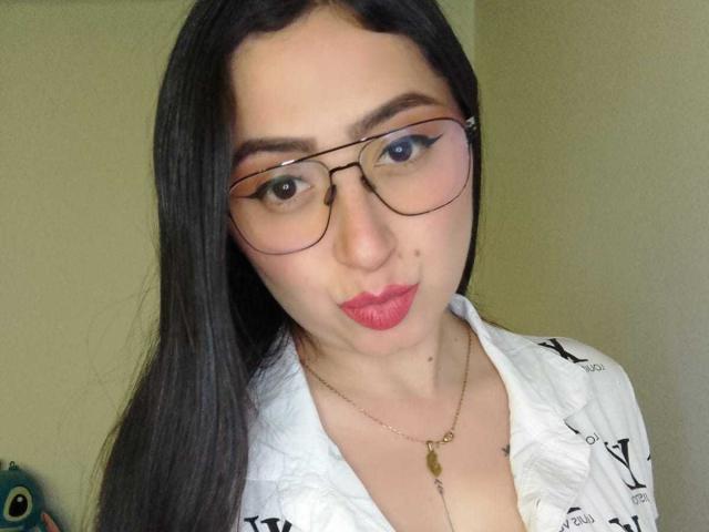 JuliethCruz - Élő pornó és szexkamera - 27879071