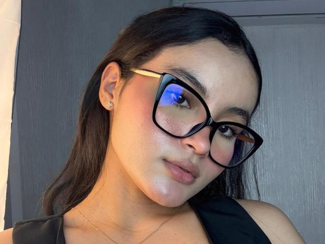 MiiaPalmer - Élő pornó és szexkamera - 27885251