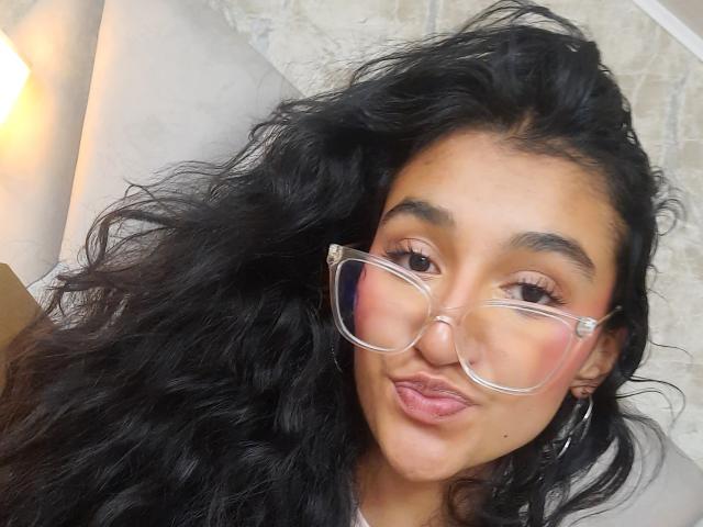 ValentinaCruz69 - Live Sex Cam - 27886313