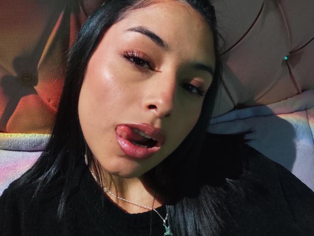 EmilyVv - Live porn &amp; sex cam - 27886841