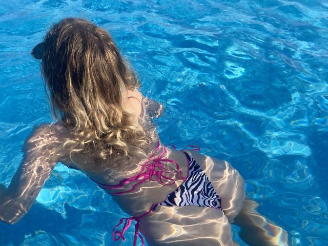 AlicePrings - Élő pornó és szexkamera - 27892505