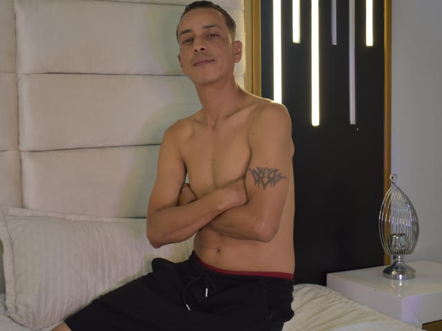 LatinDreams69 - Live sex cam - 27894965