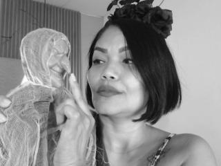 ExoticLyla - Live Sex Cam - 27897929