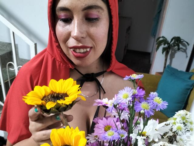 NikkieMilky - Live Sex Cam - 27898307