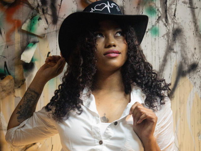 KellyAmbaris - Live sexe cam - 27900110