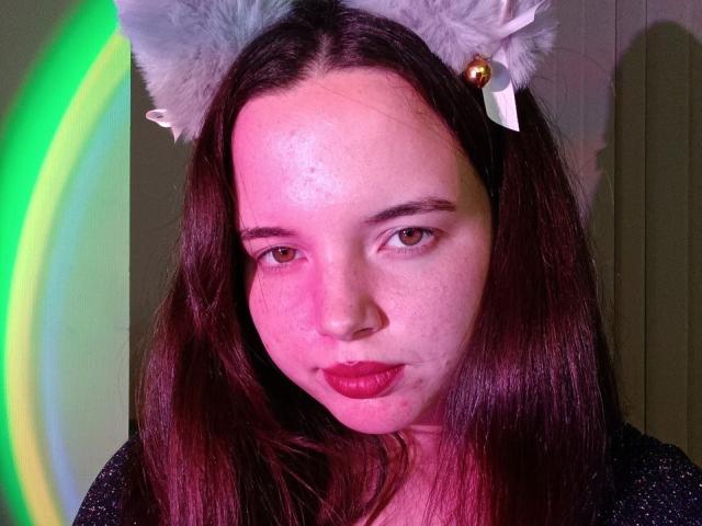 Yulianiya - פורנו בשידור חי ומצלמת סקס - 27909521