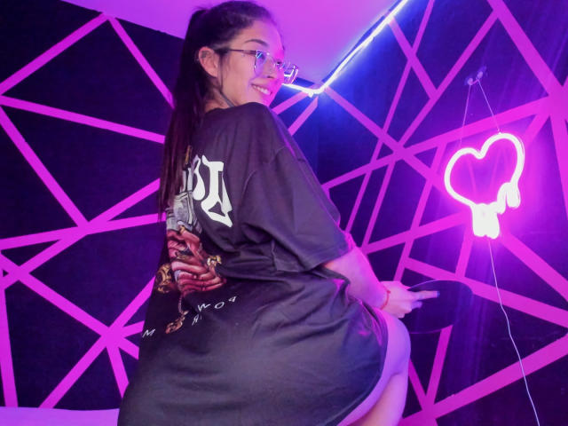 KatieSantana - Live porn &amp; sex cam - 27909890