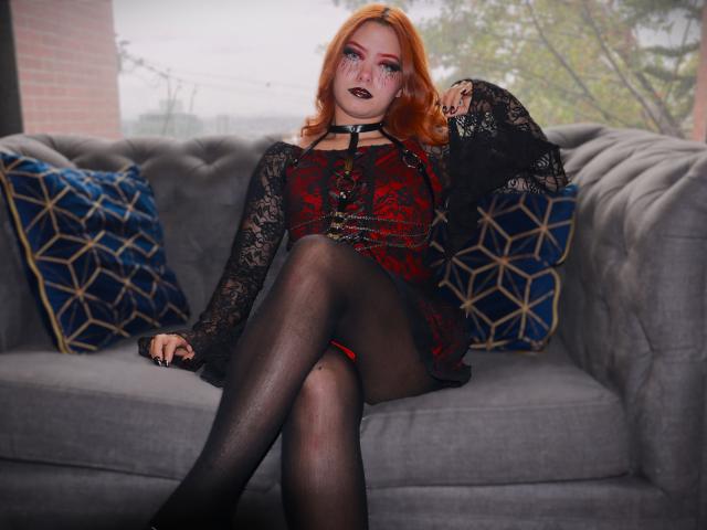 EmmaThomsonn - Élő pornó és szexkamera - 27910943