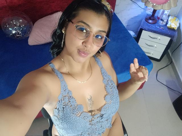 EmiilyJohamson - Live Sex Cam - 27911192