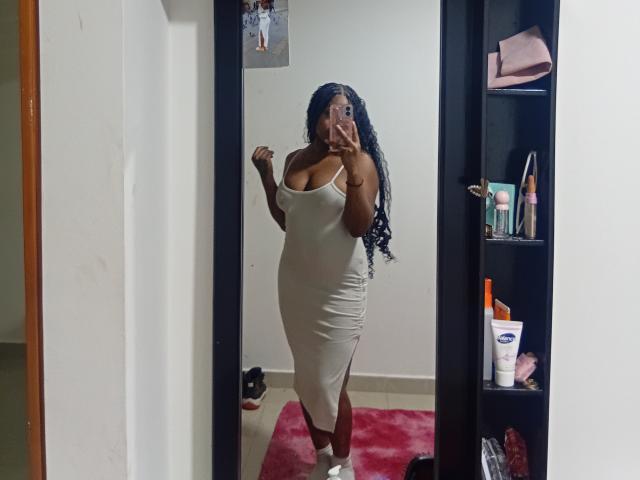 AmberQueeny - Live porn &amp; sex cam - 27911747
