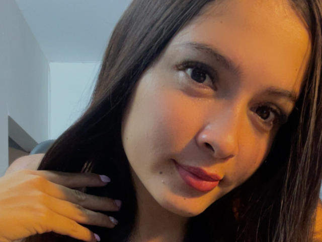 Gabrielafoxxy - Live Sex Cam - 27915428