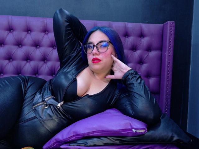 VelvetDomme - Live sex cam - 27917156