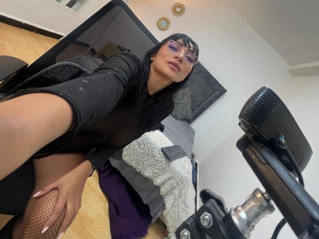AmelineRousseau - Live porn &amp; sex cam - 27917324