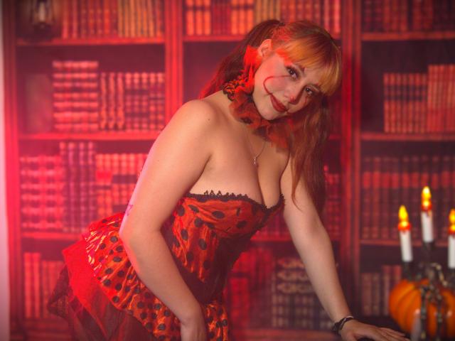 MaddyMills - Live porno og sexkamera - 27922211