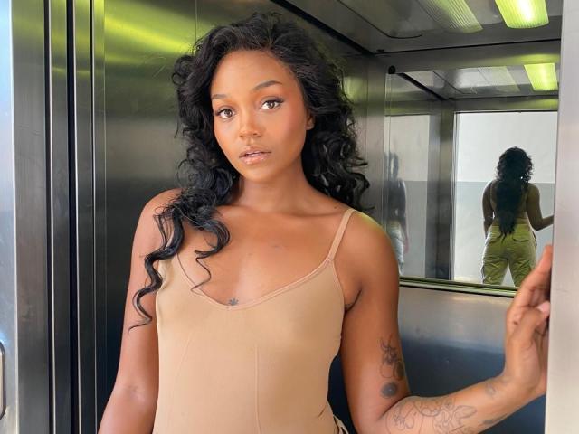 CaramellaLuxe - Sexe cam en vivo - 27924251