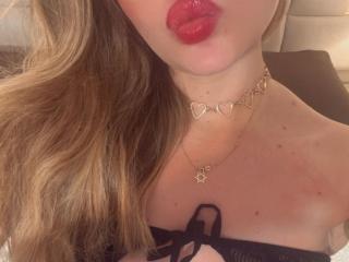 ArianaLu - Live porn &amp; sex cam - 27924317