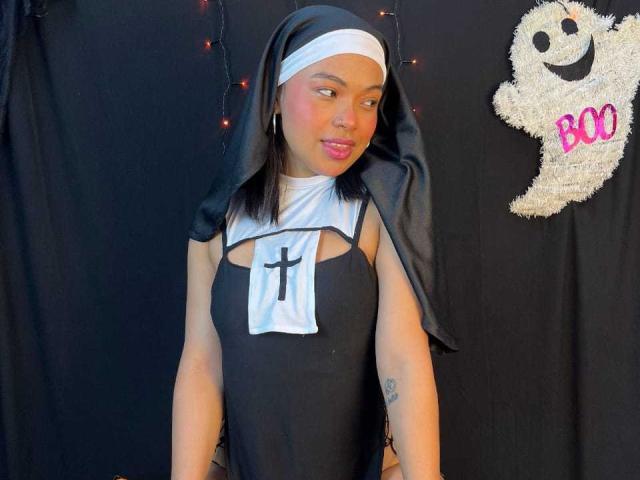 SoleneFontaine - Live porn &amp; sex cam - 27926183