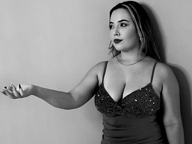 ZoeTobon69 - Live Sex Cam - 27929480